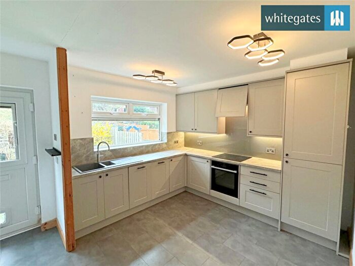 3 Bedroom End Of Terrace House For Sale In Hebble Vale Drive, Wheatley, Halifax, HX2