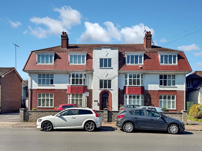 3 Bedroom Flat To Rent In Christchurch Road, Worthing, BN11