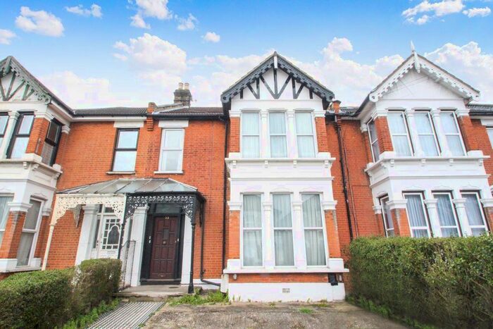 2 Bedroom Flat To Rent In Bathurst Road, Ilford, IG1