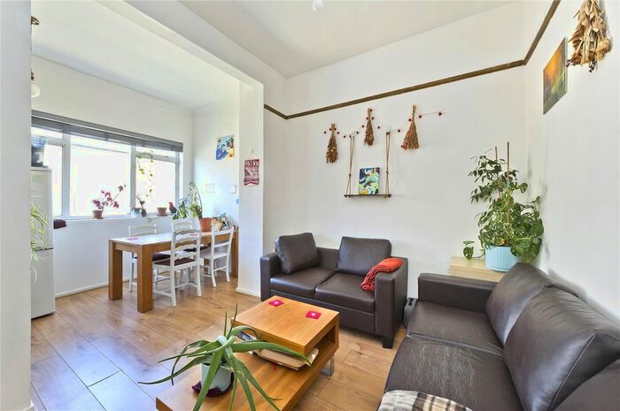 2 Bedroom Flat To Rent In Gratton Road, Brook Green, London, W14