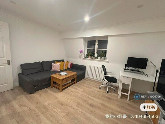 1 Bedroom Flat To Rent In Mile End Road, London, E1
