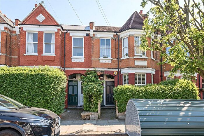 3 Bedroom Maisonette To Rent In Maryland Road, Wood Green, London, N22