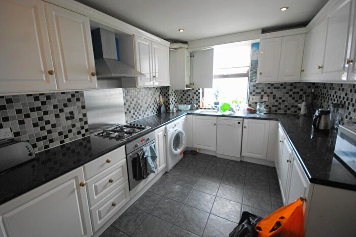 4 Bedroom Apartment To Rent In Royal College Street, Camden, NW1