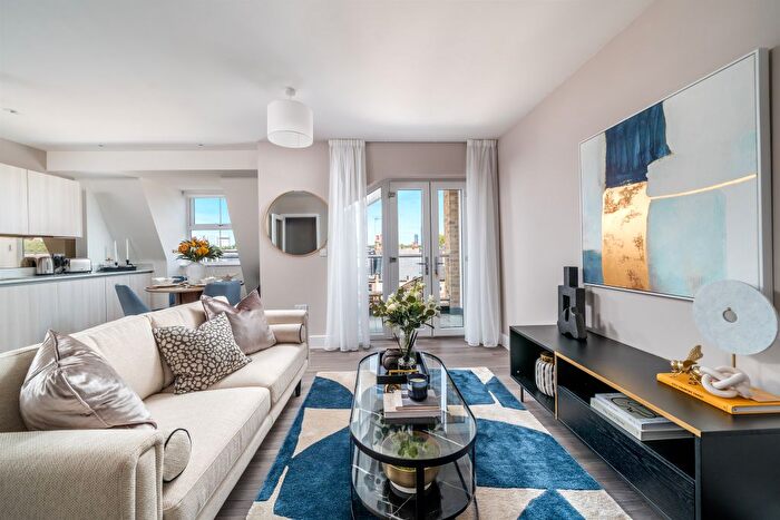 2 Bedroom Flat For Sale In Primo Court, Chiswick, London, W4