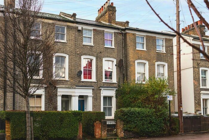 1 Bedroom Flat For Sale In Horton Road, London Fields, E8