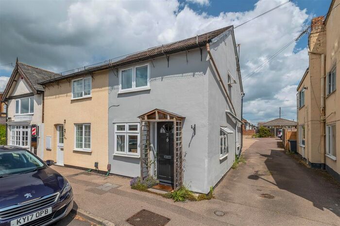 2 Bedroom Semi-Detached House For Sale In High Street, Stotfold, SG5