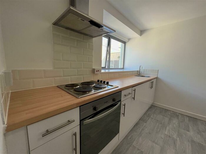 1 Bedroom Apartment To Rent In The Kingsway, Swansea, SA1