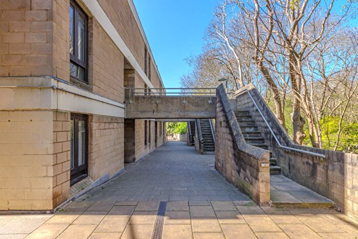 2 Bedroom Maisonette For Sale In Stoneleigh Terrace, Dartmouth Park, London, N19