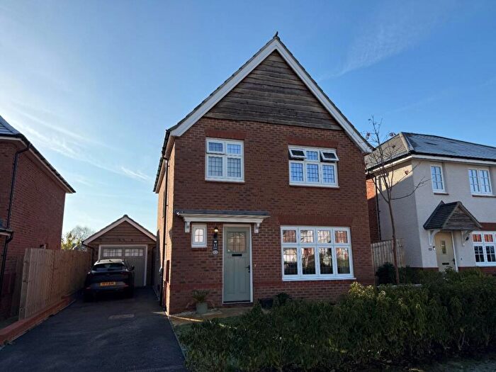 3 Bedroom Detached House For Sale In Devon Way, Northampton, NN3