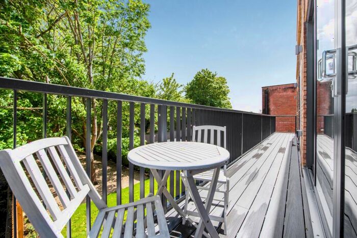 2 Bedroom Apartment To Rent In Furlong Road Bourne End, SL8