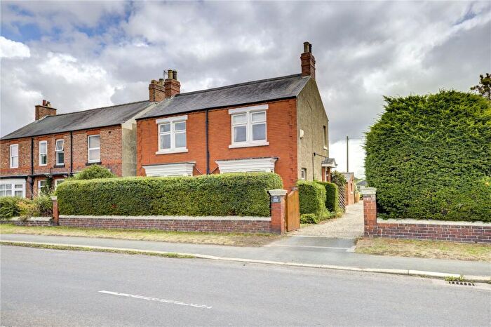 4 Bedroom Detached House For Sale In Northallerton Road, Brompton, Northallerton, North Yorkshire, DL6