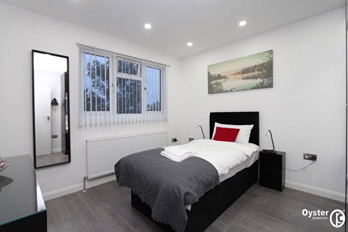 1 Bedroom Semi-Detached House To Rent In Whitchurch Lane, Edgware, HA8