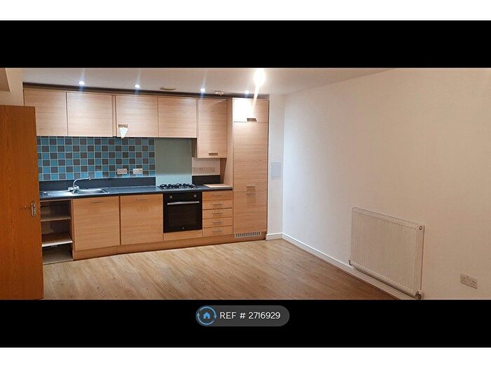 2 Bedroom Flat To Rent In Waterstone Way, Greenhithe, DA9