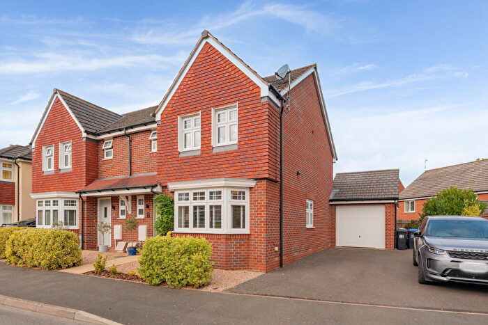 3 Bedroom Detached House For Sale In Poplar Way, Whitnash, Leamington Spa, CV31