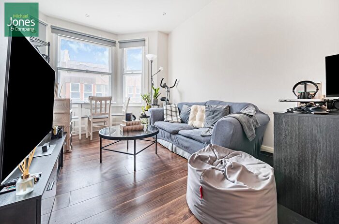 1 Bedroom Flat To Rent In Chapel Road, Worthing, West Sussex, BN11