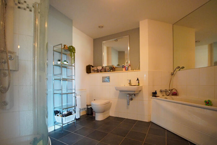 1 Bedroom Flat To Rent In The Crescent, Hannover Quay, BS1
