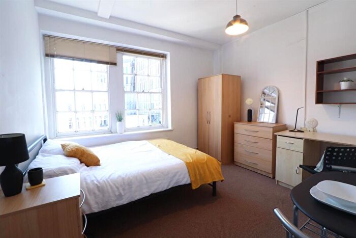 4 Bedroom Flat To Rent In Cumberland Street, Bristol, BS2