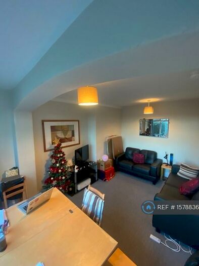 3 Bedroom Semi-Detached House To Rent In Wood Lane, Headingley, Leeds, LS6