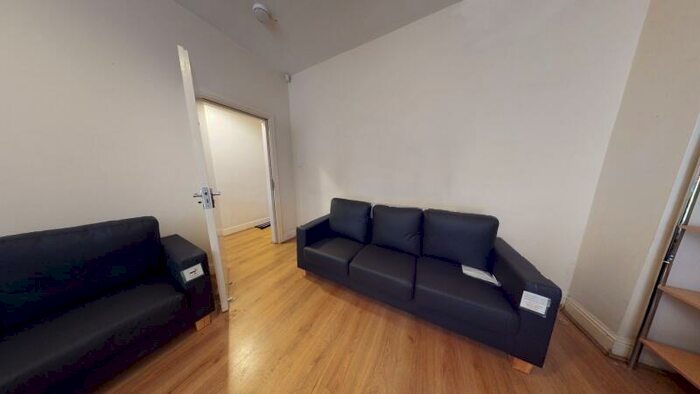 5 Bedroom Terraced House To Rent In Cardigan Road, Hyde Park, Leeds, LS6