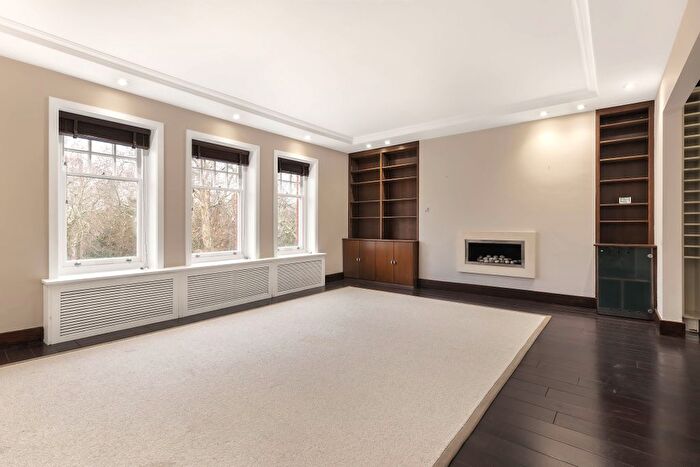 3 Bedroom Flat To Rent In Elm Park Gardens, London, SW10