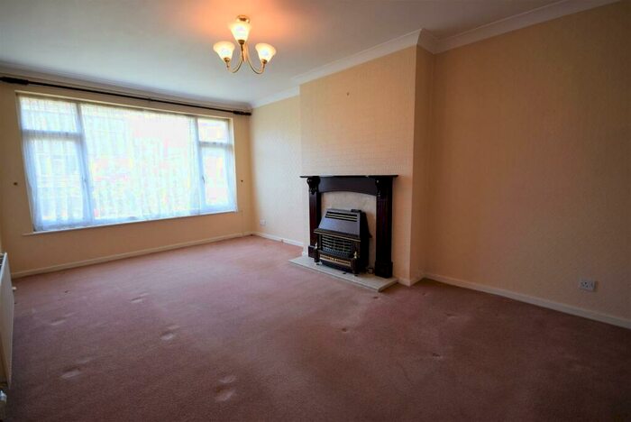 2 Bedroom Semi-Detached Bungalow For Sale In Danebury Road, Woodhouse, Brighouse, HD6
