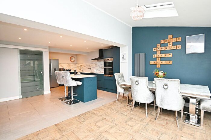 4 Bedroom Town House For Sale In Wetherby Road, Boroughbridge, York, YO51