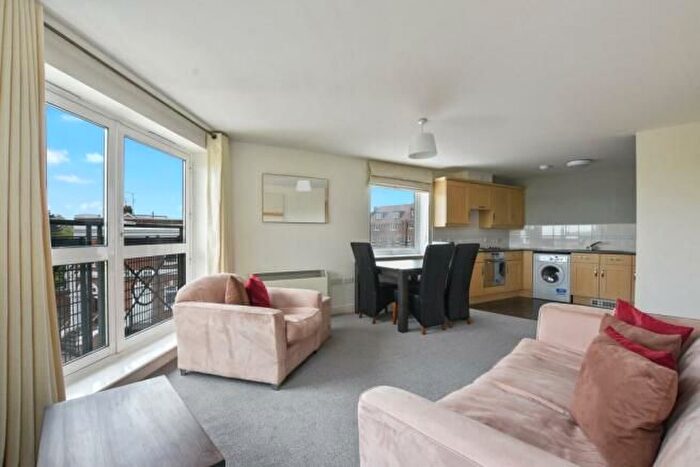 1 Bedroom Flat To Rent In Cline Road, London, N11