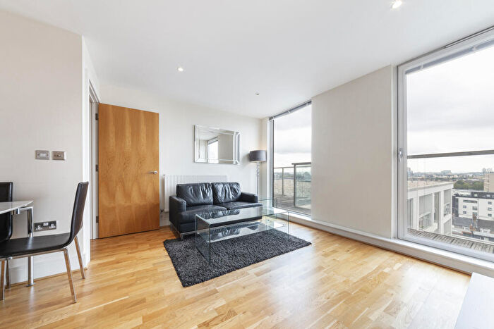 1 Bedroom Apartment To Rent In Lanterns Way, London, E14