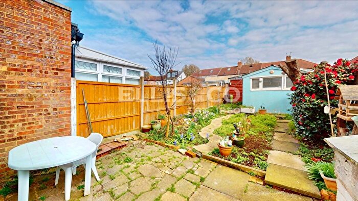 2 Bedroom End Terrace House For Sale In Rutland Road, Southall, UB1