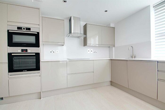 1 Bedroom Apartment To Rent In High Street, Berkhamsted, HP4