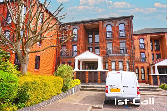 1 Bedroom Flat For Sale In Marks Court, Southchurch Avenue, Southend On Seaessex, SS1