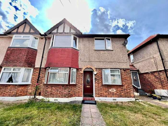 2 Bedroom Property To Rent In Berkeley Close, Ruislip Manor, Ruislip, HA4