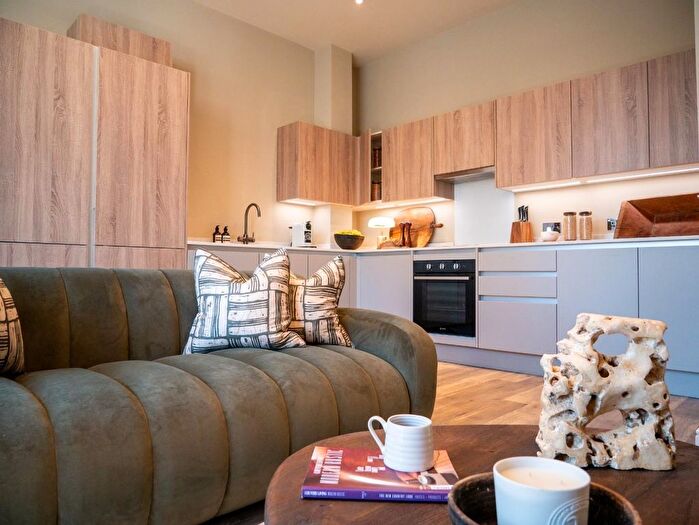 4 Bedroom Flat For Sale In Grove Road South, Southsea, PO5