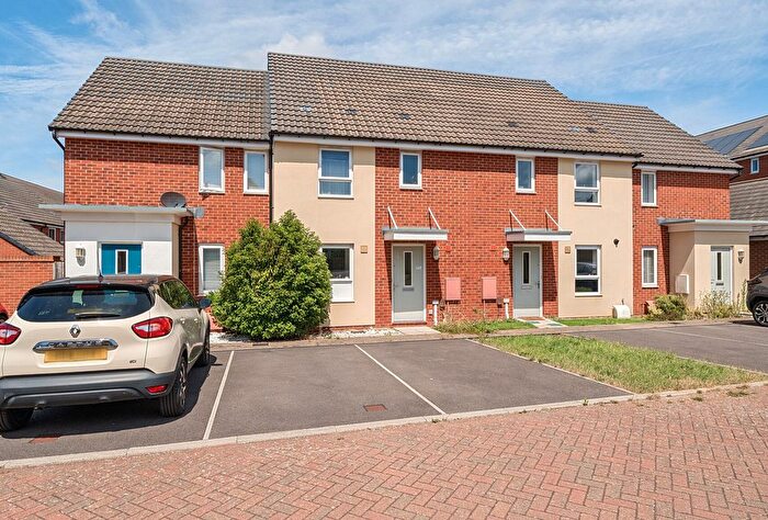 3 Bedroom Terraced House For Sale In Oatley Way, Fishponds, Bristol, BS16