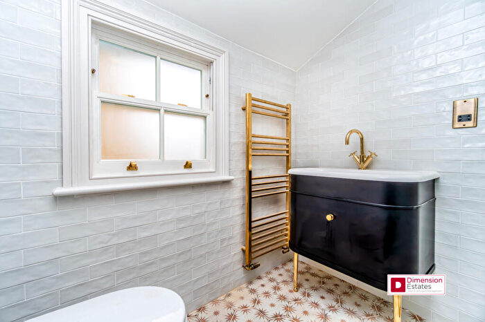 5 Bedroom Terraced House To Rent In Maury Road, Stoke Newington, Hackney, N16