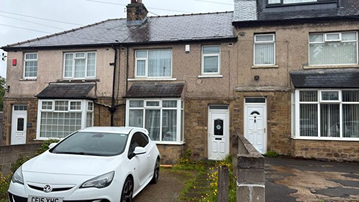 3 Bedroom Town House To Rent In Glendare Avenue, Bradford, West Yorkshire, BD7