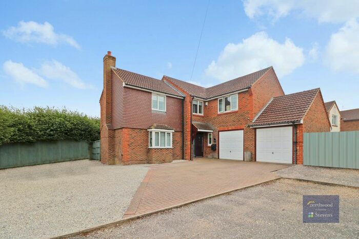 5 Bedroom Detached House For Sale In Bethersden Road, Shadoxhurst, TN26