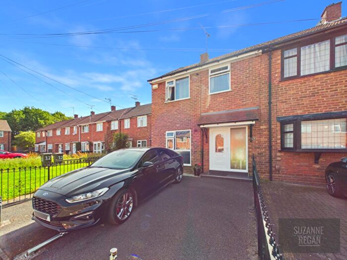2 Bedroom End Of Terrace House For Sale In Lorenzo Close, Willenhall, Coventry, CV3