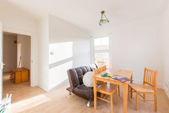 1 Bedroom Flat To Rent In Fonthill Road, , Finsbury Park, London, N4
