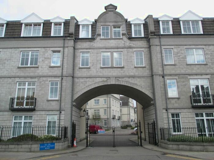 2 Bedroom Flat To Rent In Balmoral Square, Great Western Rd, AB10