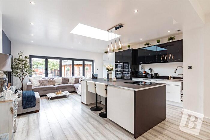 4 Bedroom Semi Detached House For Sale In Winifred Avenue, Hornchurch, RM12