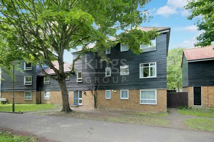 1 Bedroom Flat To Rent In Romelands, Waltham Abbey, Essex, EN9