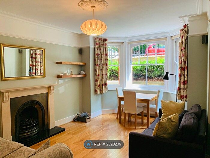 3 Bedroom Flat To Rent In Newton Mansions, London, W14
