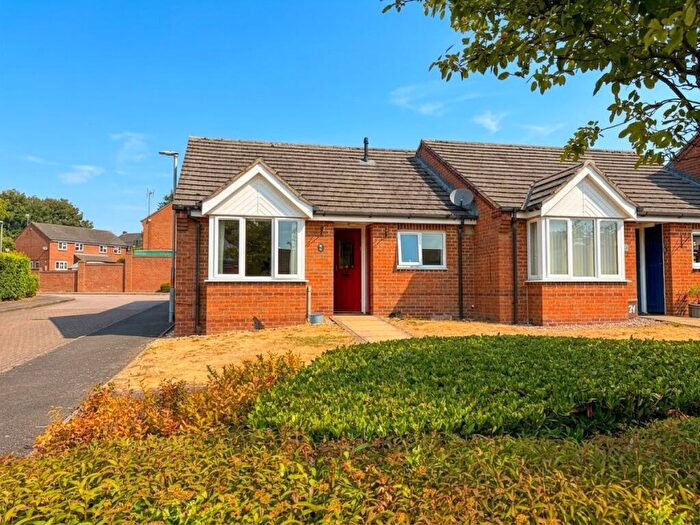 2 Bedroom Bungalow For Sale In Sourton Place Daventry West Northamptonshire, NN11