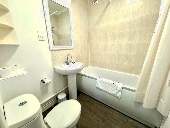 Flat To Rent In Bridge Terrace, Albert Road South, SO14