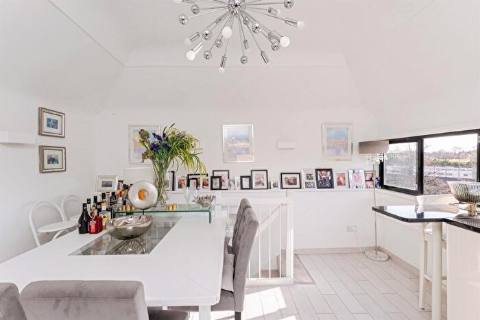 2 Bedroom Apartment For Sale In The Shipgate, Chester, CH1
