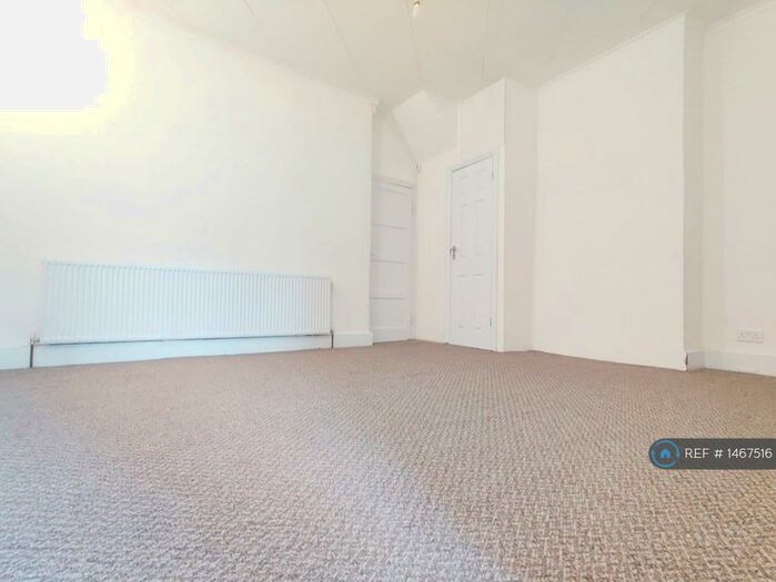 4 Bedroom Terraced House To Rent In Richmond Road, Ilford, IG1