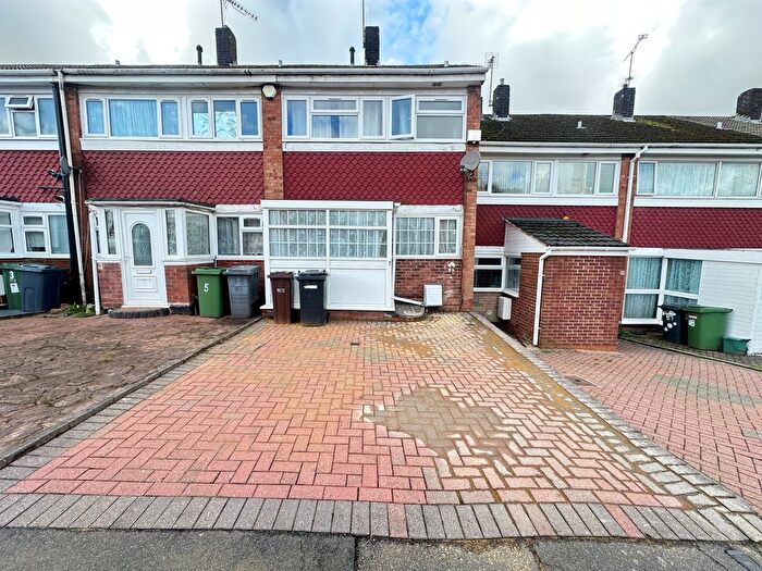 3 Bedroom Semi-Detached House To Rent In Pine Close, Wolverhampton, WV3