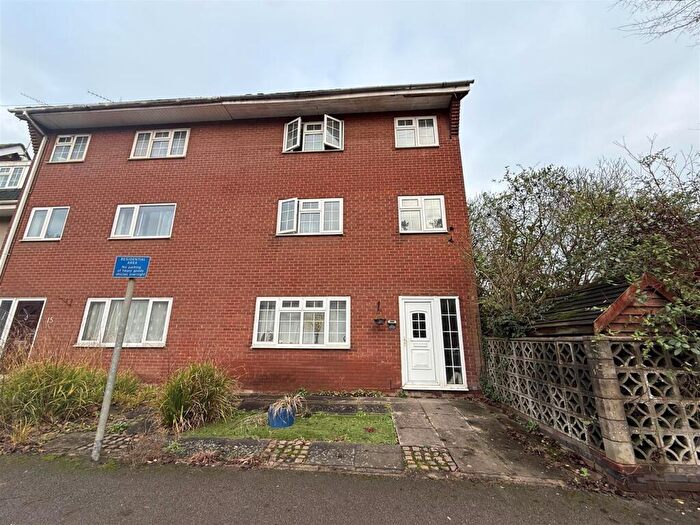 4 Bedroom Town House To Rent In Rugby Road, Lutterworth, LE17