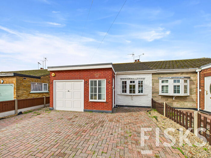 2 Bedroom Semi-Detached Bungalow For Sale In Brooklands Square, Canvey Island, SS8